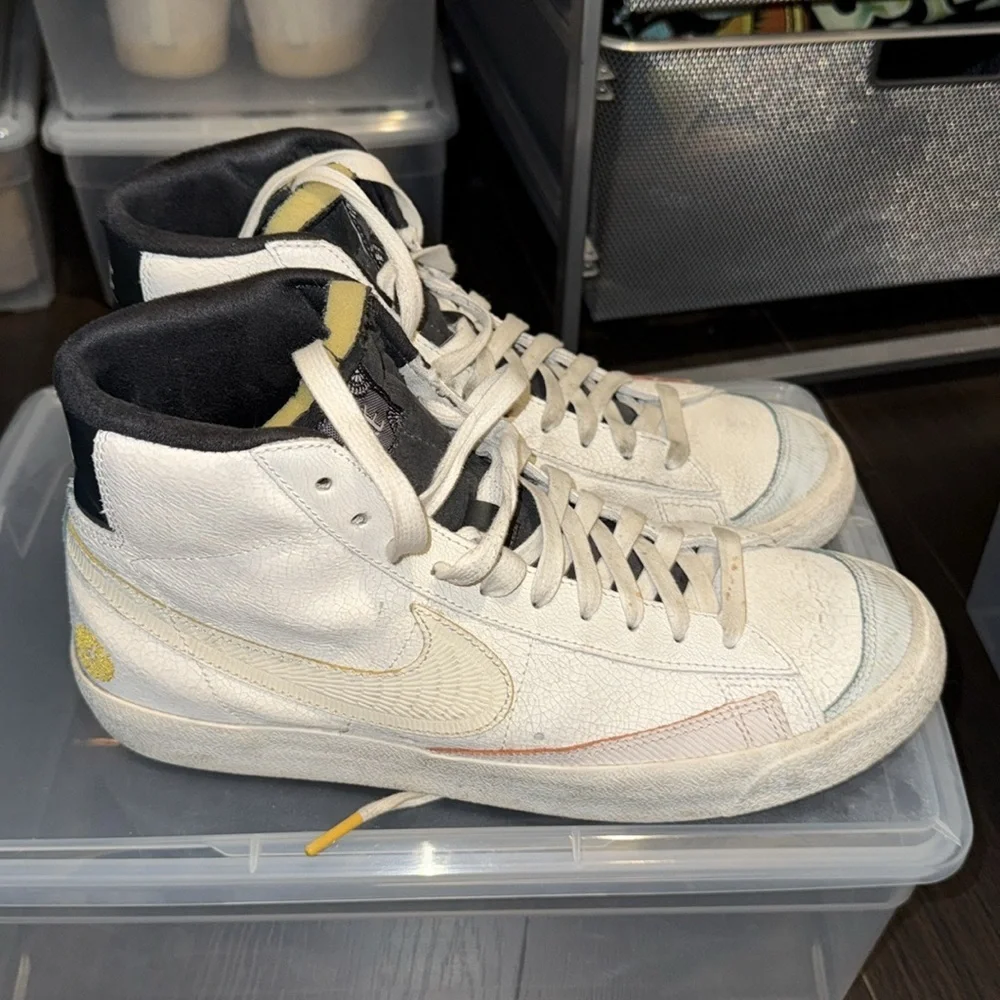 NIKE High-Top BLAZERS Sneakers, 9.5
